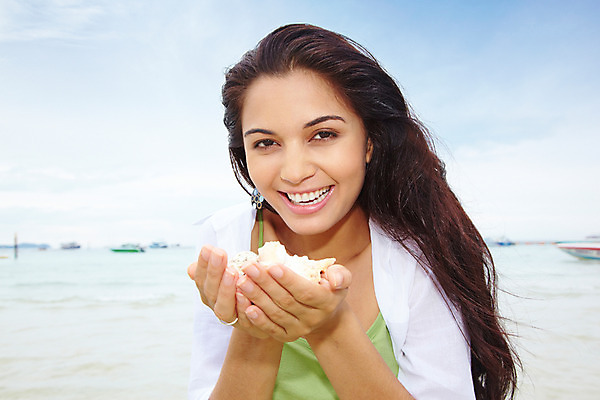 포토 JPG 주간 서양인 구름 모델 해외기획촬영 여자 물결 파도 바다 해외여행 여행 기획촬영 2009년태국 셔츠 반바지 파타야 태국 하늘 휴가 휴식 산호섬 한명 서기 미소 웃음 사람 손짓 상반신 20대 성인 해변 야외 여름 여름휴가 바캉스 듣기 벨트 소라 손모양 여자만 여자한명만 성인여자만 청년만 청년여자만 성인한명만 청년여자한명만 성인여자한명만 성인만 국내포토 자연요소 모양 외국인 1 해외 잡화 계절 아시아 섬 컨셉 상의 바지 모션 어패류 표정 청년 파일형식 손_신체부위 여름_계절