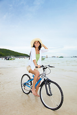 포토 JPG 주간 전신 서양인 구름 모델 해외기획촬영 모자 여자 물결 육상교통 파도 바다 해외여행 여행 기획촬영 2009년태국 교통 셔츠 요트 반바지 파타야 태국 하늘 레저 휴가 휴식 산호섬 한명 미소 웃음 사람 20대 성인 해변 야외 여름 여름휴가 바캉스 모래사장 자전거 벨트 수상스포츠 선박 여자만 여자한명만 성인여자만 청년만 청년여자만 성인한명만 청년여자한명만 성인여자한명만 성인만 국내포토 자연요소 외국인 1 해외 잡화 계절 아시아 교통수단 스포츠 섬 컨셉 수상교통 상의 배_교통 바지 표정 청년 바이크 파일형식 여름_계절