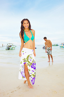 포토 JPG 주간 전신 서양인 구름 모델 해외기획촬영 커플 여자 남자 수영복 물결 파도 바다 해외여행 여행 포즈 기획촬영 2009년태국 요트 파타야 태국 하늘 휴가 휴식 산호섬 서기 미소 웃음 사람 해변 야외 두명 여름 여름휴가 바캉스 비키니 모래사장 귀걸이 천 랩스커트 선박 국내포토 자연요소 외국인 해외 옷 계절 아시아 섬 컨셉 수상교통 배_교통 장신구 관계 모션 표정 치마 직물 파일형식 여름_계절