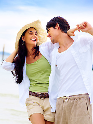 포토 JPG 주간 서양인 구름 모델 해외기획촬영 모자 커플 여자 남자 바다 해외여행 여행 포즈 기획촬영 2009년태국 셔츠 반바지 파타야 태국 하늘 어깨동무 휴가 휴식 산호섬 서기 미소 웃음 사람 상반신 해변 야외 두명 여름 여름휴가 바캉스 마주보기 벨트 국내포토 자연요소 외국인 해외 잡화 계절 아시아 섬 컨셉 상의 바지 관계 모션 표정 파일형식 여름_계절