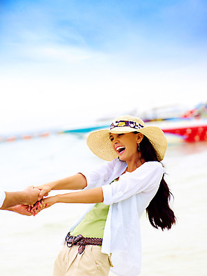 포토 JPG 주간 서양인 구름 모델 해외기획촬영 모자 여자 행복 바다 해외여행 여행 기획촬영 2009년태국 셔츠 요트 장난 반바지 파타야 태국 하늘 휴가 휴식 산호섬 한명 미소 웃음 사람 상반신 20대 성인 해변 야외 여름 여름휴가 바캉스 손잡기 벨트 선박 여자만 여자한명만 성인여자만 청년만 청년여자만 성인한명만 청년여자한명만 성인여자한명만 성인만 국내포토 자연요소 외국인 1 해외 잡화 계절 감정 아시아 섬 컨셉 수상교통 상의 배_교통 바지 모션 표정 청년 파일형식 여름_계절