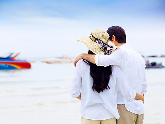 포토 JPG 주간 서양인 구름 모델 해외기획촬영 모자 커플 여자 남자 물결 파도 바다 해외여행 여행 포즈 기획촬영 2009년태국 셔츠 반바지 파타야 태국 하늘 어깨동무 휴가 휴식 산호섬 서기 사람 상반신 해변 야외 두명 여름 여름휴가 바캉스 국내포토 자연요소 외국인 해외 잡화 계절 아시아 섬 컨셉 상의 바지 관계 모션 파일형식 여름_계절