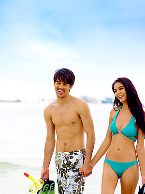 포토 JPG 주간 서양인 구름 모델 해외기획촬영 커플 여자 남자 수영복 물결 파도 바다 해외여행 여행 포즈 기획촬영 2009년태국 요트 파타야 태국 하늘 레저 휴가 휴식 산호섬 미소 웃음 사람 상반신 해변 야외 두명 여름 여름휴가 바캉스 비키니 걷기 수상스포츠 스노클링 호흡기관 물안경 오리발 선박 국내포토 자연요소 외국인 해외 옷 계절 아시아 스포츠 섬 컨셉 수상교통 배_교통 관계 모션 표정 장기_의학 수영용품 파일형식 여름_계절