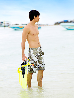 포토 JPG 주간 서양인 구름 모델 해외기획촬영 남자 수영복 바다 해외여행 여행 기획촬영 2009년태국 요트 파타야 태국 하늘 레저 휴가 휴식 산호섬 한명 서기 사람 상반신 20대 성인 해변 야외 여름 여름휴가 바캉스 수상스포츠 스노클링 물안경 오리발 선박 남자만 남자한명만 성인남자만 청년만 청년남자만 청년남자한명만 성인한명만 성인남자한명만 성인만 국내포토 자연요소 외국인 1 해외 옷 계절 아시아 스포츠 섬 컨셉 수상교통 배_교통 모션 청년 수영용품 파일형식 여름_계절