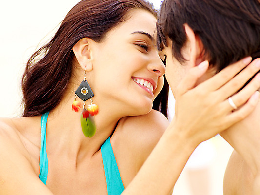 포토 JPG 주간 서양인 모델 해외기획촬영 커플 여자 남자 수영복 여유 바다 해외여행 여행 포즈 기획촬영 2009년태국 파타야 태국 휴가 휴식 산호섬 미소 웃음 사람 앉기 근접촬영 상반신 취미 해변 야외 두명 여름 여름휴가 바캉스 비키니 마주보기 귀걸이 국내포토 자연요소 외국인 해외 옷 계절 감정 아시아 뷰포인트 섬 컨셉 장신구 관계 모션 표정 파일형식 여름_계절