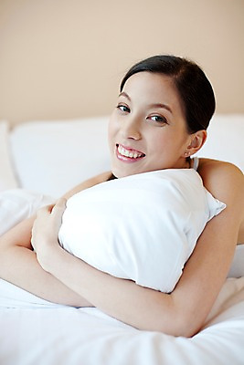 포토 JPG 서양인 모델 해외기획촬영 웰빙 여자 여유 얼굴 엎드리기 포즈 기획촬영 2009년태국 베개 휴식 실내 한명 미소 웃음 사람 근접촬영 상반신 20대 성인 라이프 신체부위 민소매 뷰티 침실 침대 여자만 여자한명만 성인여자만 청년만 청년여자만 성인한명만 청년여자한명만 성인여자한명만 성인만 국내포토 외국인 1 감정 뷰포인트 가구 컨셉 상의 침구 모션 표정 청년 내부 생활 파일형식