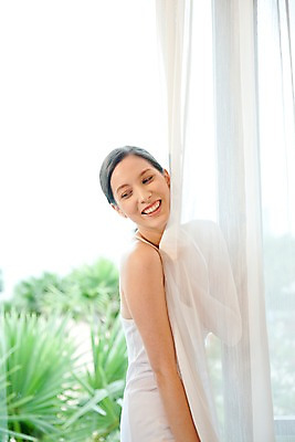 포토 JPG 주간 서양인 나무 식물 모델 해외기획촬영 웰빙 여자 여유 포즈 기획촬영 2009년태국 창문 휴식 실내 한명 서기 미소 웃음 사람 상반신 20대 성인 라이프 민소매 야자수 뷰티 침실 커튼 흰바지 여자만 여자한명만 성인여자만 청년만 청년여자만 성인한명만 청년여자한명만 성인여자한명만 성인만 국내포토 자연요소 외국인 1 감정 컨셉 상의 바지 모션 표정 청년 내부 생활 파일형식