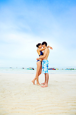 포토 JPG 주간 전신 서양인 모델 해외기획촬영 커플 여자 남자 수영복 여유 바다 해외여행 여행 포즈 기획촬영 2009년태국 요트 팔찌 포옹 파타야 태국 하늘 휴가 휴식 산호섬 서기 미소 웃음 사람 취미 해변 야외 두명 여름 여름휴가 바캉스 비키니 모래사장 귀걸이 선박 국내포토 자연요소 외국인 해외 옷 계절 감정 아시아 섬 컨셉 수상교통 배_교통 장신구 관계 안기 모션 표정 파일형식 여름_계절