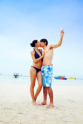 포토 JPG 주간 전신 서양인 모델 해외기획촬영 커플 여자 남자 수영복 여유 바다 해외여행 여행 포즈 기획촬영 2009년태국 요트 팔찌 포옹 파타야 태국 하늘 휴가 휴식 키스 산호섬 서기 사람 취미 해변 야외 두명 여름 여름휴가 바캉스 스마트폰 비키니 모래사장 귀걸이 사진촬영 셀프카메라 선박 국내포토 자연요소 외국인 해외 옷 계절 감정 아시아 섬 컨셉 수상교통 배_교통 장신구 관계 안기 모션 핸드폰 스마트기기 촬영 애정표현 파일형식 여름_계절