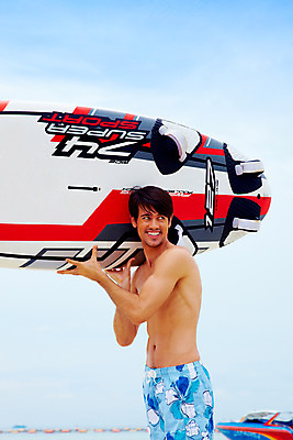 포토 JPG 주간 서양인 해외기획촬영 남자 수영복 여유 바다 해외여행 여행 기획촬영 2009년태국 요트 파타야 태국 하늘 레저 휴가 휴식 산호섬 한명 서기 미소 웃음 사람 상반신 20대 성인 취미 해변 야외 여름 여름휴가 바캉스 수상스포츠 서핑보드 보드 선박 남자만 남자한명만 성인남자만 청년만 청년남자만 청년남자한명만 성인한명만 성인남자한명만 성인만 국내포토 자연요소 외국인 1 해외 옷 계절 감정 아시아 스포츠 섬 컨셉 수상교통 배_교통 모션 표정 청년 보드_스포츠 파일형식 여름_계절