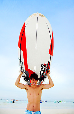 포토 JPG 주간 서양인 해외기획촬영 남자 수영복 여유 바다 해외여행 여행 기획촬영 2009년태국 파타야 태국 하늘 레저 휴가 휴식 산호섬 한명 서기 미소 웃음 사람 상반신 20대 성인 취미 해변 야외 여름 여름휴가 바캉스 모래사장 수상스포츠 서핑보드 보드 남자만 남자한명만 성인남자만 청년만 청년남자만 청년남자한명만 성인한명만 성인남자한명만 성인만 국내포토 자연요소 외국인 1 해외 옷 계절 감정 아시아 스포츠 섬 컨셉 모션 표정 청년 보드_스포츠 파일형식 여름_계절