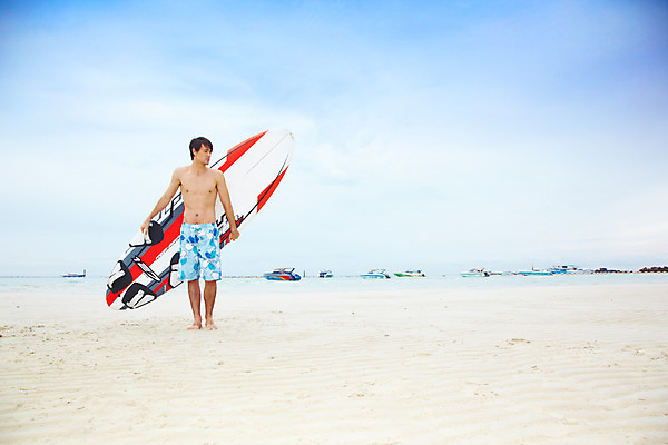 포토 JPG 주간 전신 서양인 해외기획촬영 남자 수영복 여유 바다 해외여행 여행 기획촬영 2009년태국 요트 파타야 태국 하늘 레저 휴가 휴식 산호섬 한명 사람 20대 성인 취미 해변 야외 여름 여름휴가 바캉스 모래사장 수상스포츠 서핑보드 보드 선박 남자만 남자한명만 성인남자만 청년만 청년남자만 청년남자한명만 성인한명만 성인남자한명만 성인만 국내포토 자연요소 외국인 1 해외 옷 계절 감정 아시아 스포츠 섬 컨셉 수상교통 배_교통 청년 보드_스포츠 파일형식 여름_계절