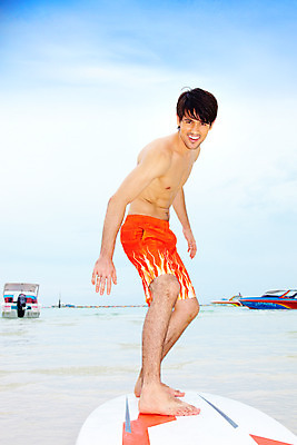 포토 JPG 주간 전신 서양인 해외기획촬영 남자 수영복 여유 바다 해외여행 여행 기획촬영 2009년태국 요트 파타야 태국 하늘 레저 휴가 휴식 산호섬 한명 미소 웃음 사람 20대 성인 취미 해변 야외 여름 여름휴가 바캉스 수상스포츠 서핑보드 보드 선박 남자만 남자한명만 성인남자만 청년만 청년남자만 청년남자한명만 성인한명만 성인남자한명만 성인만 국내포토 자연요소 외국인 1 해외 옷 계절 감정 아시아 스포츠 섬 컨셉 수상교통 배_교통 표정 청년 보드_스포츠 파일형식 여름_계절