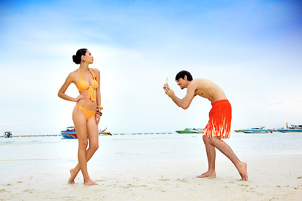 포토 JPG 주간 전신 서양인 모델 해외기획촬영 커플 여자 남자 수영복 여유 바다 해외여행 여행 포즈 기획촬영 2009년태국 요트 팔찌 파타야 태국 하늘 휴가 휴식 산호섬 서기 미소 웃음 사람 취미 해변 야외 두명 여름 여름휴가 바캉스 스마트폰 비키니 모래사장 카메라 귀걸이 사진촬영 선박 국내포토 자연요소 외국인 해외 옷 계절 감정 아시아 섬 컨셉 수상교통 배_교통 장신구 관계 모션 표정 전자제품 핸드폰 스마트기기 촬영 파일형식 여름_계절