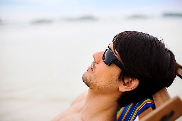 포토 JPG 주간 서양인 해외기획촬영 남자 여유 바다 해외여행 여행 기획촬영 2009년태국 의자 파타야 태국 휴가 휴식 산호섬 한명 사람 상반신 20대 성인 취미 해변 야외 여름 여름휴가 바캉스 모래사장 선글라스 선베드 남자만 남자한명만 성인남자만 청년만 청년남자만 청년남자한명만 성인한명만 성인남자한명만 성인만 국내포토 자연요소 외국인 1 해외 계절 감정 아시아 안경 섬 가구 컨셉 청년 파일형식 여름_계절