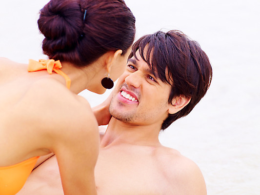 포토 JPG 주간 서양인 모델 해외기획촬영 커플 여자 남자 수영복 여유 엎드리기 바다 해외여행 여행 포즈 기획촬영 2009년태국 파타야 태국 휴가 휴식 산호섬 사람 상반신 취미 해변 야외 두명 여름 여름휴가 바캉스 비키니 눕기 귀걸이 국내포토 자연요소 외국인 해외 옷 계절 감정 아시아 섬 컨셉 장신구 관계 모션 파일형식 여름_계절