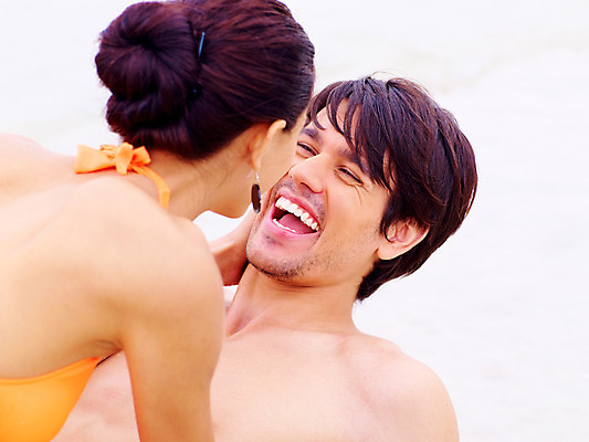 포토 JPG 주간 서양인 모델 해외기획촬영 커플 여자 남자 수영복 여유 엎드리기 바다 해외여행 여행 포즈 기획촬영 2009년태국 파타야 태국 휴가 휴식 산호섬 미소 웃음 사람 상반신 취미 해변 야외 두명 여름 여름휴가 바캉스 비키니 눕기 귀걸이 국내포토 자연요소 외국인 해외 옷 계절 감정 아시아 섬 컨셉 장신구 관계 모션 표정 파일형식 여름_계절