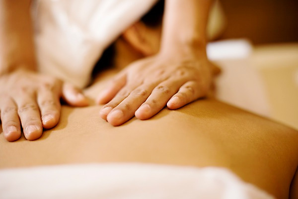 포토 JPG 주간 서양인 모델 해외기획촬영 손 여자 여유 엎드리기 포즈 기획촬영 2009년태국 태국 휴식 실내 건강 사람 근접촬영 상반신 취미 신체부위 수건 뷰티 스파 마사지 지압 마사지사 타이마사지 전통마사지 국내포토 자연요소 외국인 직업 감정 아시아 뷰포인트 컨셉 모션 내부 위생용품 파일형식