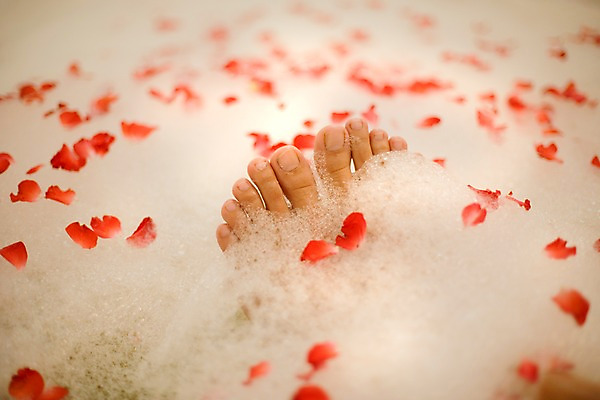 포토 JPG 주간 서양인 모델 해외기획촬영 꽃잎 여유 포즈 기획촬영 2009년태국 발 태국 휴식 욕조 실내 취미 신체부위 뷰티 스파 목욕 거품 욕실 화장실 국내포토 자연요소 외국인 꽃 감정 아시아 컨셉 사람 내부 청결 파일형식