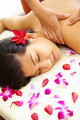 포토 JPG 주간 서양인 모델 해외기획촬영 손 여자 꽃잎 꽃 여유 엎드리기 포즈 기획촬영 2009년태국 태국 휴식 실내 건강 한명 사람 근접촬영 상반신 20대 성인 취미 장식 뷰티 스파 마사지 지압 마사지사 타이마사지 전통마사지 플루메리아 호접란 플랭지파니 여자만 여자한명만 성인여자만 청년만 청년여자만 성인한명만 청년여자한명만 성인여자한명만 성인만 국내포토 자연요소 외국인 식물 직업 1 감정 아시아 뷰포인트 컨셉 모션 청년 내부 신체부위 파일형식
