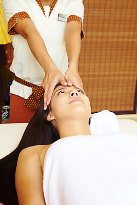 포토 JPG 주간 서양인 모델 해외기획촬영 손 여자 여유 포즈 기획촬영 2009년태국 태국 휴식 실내 건강 사람 상반신 취미 두명 수건 뷰티 스파 마사지 마사지사 타이마사지 전통마사지 경락마사지 여자만 국내포토 자연요소 외국인 직업 감정 아시아 컨셉 내부 신체부위 위생용품 파일형식