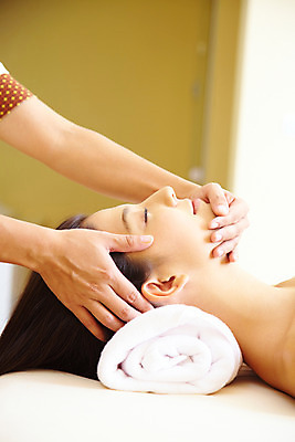 포토 JPG 주간 서양인 모델 해외기획촬영 손 여자 여유 포즈 기획촬영 2009년태국 태국 휴식 실내 건강 한명 사람 근접촬영 상반신 20대 성인 취미 옆모습 수건 뷰티 스파 마사지 마사지사 타이마사지 전통마사지 경락마사지 여자만 여자한명만 성인여자만 청년만 청년여자만 성인한명만 청년여자한명만 성인여자한명만 성인만 국내포토 자연요소 외국인 직업 1 감정 아시아 뷰포인트 컨셉 청년 내부 신체부위 위생용품 파일형식