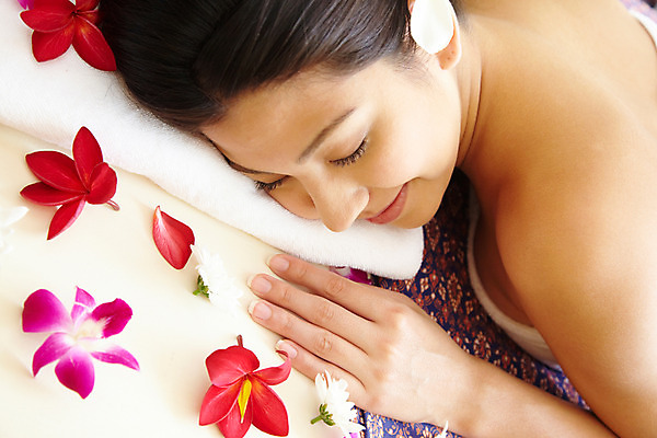 포토 JPG 주간 서양인 모델 해외기획촬영 여자 꽃잎 꽃 여유 엎드리기 포즈 기획촬영 2009년태국 태국 휴식 실내 건강 한명 미소 웃음 사람 상반신 20대 성인 취미 장식 수건 뷰티 스파 마사지 마사지사 타이마사지 전통마사지 플루메리아 플랭지파니 여자만 여자한명만 성인여자만 청년만 청년여자만 성인한명만 청년여자한명만 성인여자한명만 성인만 국내포토 자연요소 외국인 식물 직업 1 감정 아시아 컨셉 모션 표정 청년 내부 위생용품 파일형식