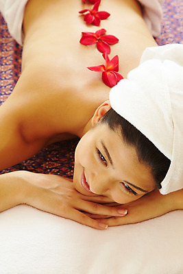 포토 JPG 서양인 모델 해외기획촬영 여자 꽃잎 여유 엎드리기 포즈 기획촬영 2009년태국 태국 휴식 실내 건강 한명 미소 웃음 사람 상반신 20대 성인 취미 수건 뷰티 스파 마사지 타이마사지 전통마사지 플루메리아 플랭지파니 여자만 여자한명만 성인여자만 청년만 청년여자만 성인한명만 청년여자한명만 성인여자한명만 성인만 국내포토 외국인 1 꽃 감정 아시아 컨셉 모션 표정 청년 내부 위생용품 파일형식