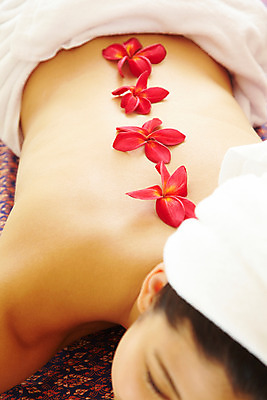 포토 JPG 서양인 모델 해외기획촬영 여자 꽃잎 여유 엎드리기 포즈 기획촬영 2009년태국 태국 휴식 실내 건강 한명 사람 근접촬영 상반신 20대 성인 취미 수건 뷰티 스파 마사지 타이마사지 전통마사지 플루메리아 플랭지파니 여자만 여자한명만 성인여자만 청년만 청년여자만 성인한명만 청년여자한명만 성인여자한명만 성인만 국내포토 외국인 1 꽃 감정 아시아 뷰포인트 컨셉 모션 청년 내부 위생용품 파일형식