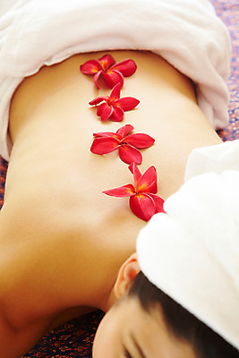 포토 JPG 서양인 모델 해외기획촬영 여자 꽃잎 여유 엎드리기 포즈 기획촬영 2009년태국 태국 휴식 실내 건강 한명 사람 근접촬영 상반신 20대 성인 취미 수건 뷰티 스파 마사지 타이마사지 전통마사지 플루메리아 플랭지파니 여자만 여자한명만 성인여자만 청년만 청년여자만 성인한명만 청년여자한명만 성인여자한명만 성인만 국내포토 외국인 1 꽃 감정 아시아 뷰포인트 컨셉 모션 청년 내부 위생용품 파일형식