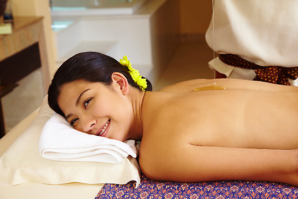 포토 JPG 서양인 모델 해외기획촬영 여자 꽃 여유 엎드리기 포즈 기획촬영 2009년태국 태국 휴식 실내 건강 한명 미소 웃음 사람 상반신 20대 성인 취미 장식 수건 뷰티 스파 등 마사지 타이마사지 전통마사지 여자만 여자한명만 성인여자만 청년만 청년여자만 성인한명만 청년여자한명만 성인여자한명만 성인만 국내포토 외국인 식물 1 감정 아시아 컨셉 모션 표정 청년 내부 신체부위 위생용품 파일형식