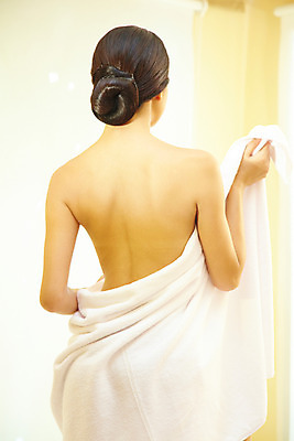 포토 JPG 서양인 모델 해외기획촬영 여자 여유 포즈 기획촬영 2009년태국 태국 휴식 실내 한명 사람 상반신 20대 성인 취미 뒷모습 수건 뷰티 스파 목욕 욕실 화장실 여자만 여자한명만 성인여자만 청년만 청년여자만 성인한명만 청년여자한명만 성인여자한명만 성인만 국내포토 외국인 1 감정 아시아 뷰포인트 컨셉 청년 내부 위생용품 청결 파일형식