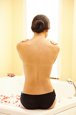 포토 JPG 서양인 모델 해외기획촬영 여자 꽃잎 여유 포즈 기획촬영 2009년태국 태국 휴식 욕조 실내 한명 사람 상반신 20대 성인 취미 뒷모습 뷰티 스파 목욕 거품 욕실 누드 화장실 세미누드 여자만 여자한명만 성인여자만 청년만 청년여자만 성인한명만 청년여자한명만 성인여자한명만 성인만 국내포토 외국인 1 꽃 감정 아시아 뷰포인트 컨셉 청년 내부 청결 파일형식