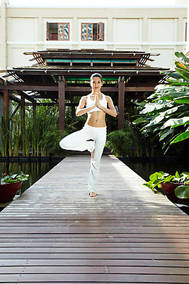포토 JPG 주간 전신 모델 해외기획촬영 웰빙 여자 화분 여유 포즈 기획촬영 2009년태국 다이어트 요가 태국 휴식 건강 한명 사람 20대 성인 취미 야외 운동복 뷰티 요가자세 마루 나무바닥 요가복 여자만 여자한명만 성인여자만 청년만 청년여자만 성인한명만 청년여자한명만 성인여자한명만 성인만 국내포토 자연요소 1 옷 감정 아시아 컨셉 바닥 청년 파일형식
