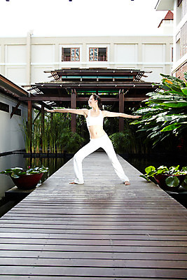 포토 JPG 주간 전신 모델 해외기획촬영 웰빙 여자 여유 포즈 기획촬영 2009년태국 다이어트 요가 태국 휴식 건강 한명 사람 20대 성인 취미 야외 운동복 뷰티 요가자세 마루 나무바닥 요가복 여자만 여자한명만 성인여자만 청년만 청년여자만 성인한명만 청년여자한명만 성인여자한명만 성인만 국내포토 자연요소 1 옷 감정 아시아 컨셉 바닥 청년 파일형식
