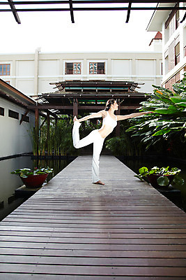 포토 JPG 주간 전신 모델 해외기획촬영 웰빙 여자 여유 포즈 기획촬영 2009년태국 다이어트 요가 태국 휴식 건강 한명 사람 20대 성인 취미 야외 운동복 뷰티 요가자세 마루 나무바닥 요가복 여자만 여자한명만 성인여자만 청년만 청년여자만 성인한명만 청년여자한명만 성인여자한명만 성인만 국내포토 자연요소 1 옷 감정 아시아 컨셉 바닥 청년 파일형식