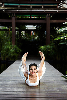 포토 JPG 주간 전신 모델 해외기획촬영 웰빙 여자 꽃 여유 포즈 기획촬영 2009년태국 다이어트 요가 태국 휴식 건강 한명 사람 20대 성인 취미 야외 장식 운동복 뷰티 요가자세 마루 나무바닥 요가복 여자만 여자한명만 성인여자만 청년만 청년여자만 성인한명만 청년여자한명만 성인여자한명만 성인만 국내포토 자연요소 식물 1 옷 감정 아시아 컨셉 바닥 청년 파일형식