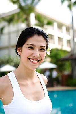포토 JPG 주간 외국인 모델 해외기획촬영 웰빙 여자 꽃 여유 포즈 기획촬영 2009년태국 다이어트 요가 태국 리조트 휴식 수영장 건강 한명 미소 웃음 사람 근접촬영 상반신 20대 성인 취미 야외 건물 장식 운동복 뷰티 요가복 콘도 여자만 여자한명만 성인여자만 청년만 청년여자만 성인한명만 청년여자한명만 성인여자한명만 성인만 국내포토 자연요소 식물 1 건축물 옷 감정 아시아 뷰포인트 컨셉 숙소 표정 인종 청년 파일형식