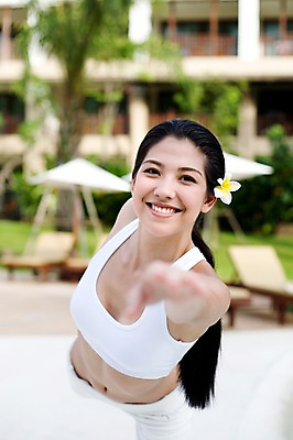 포토 JPG 주간 외국인 모델 해외기획촬영 웰빙 여자 꽃 여유 포즈 기획촬영 2009년태국 다이어트 요가 태국 리조트 휴식 수영장 건강 한명 미소 웃음 사람 상반신 20대 성인 취미 야외 건물 장식 운동복 뷰티 요가자세 요가복 콘도 여자만 여자한명만 성인여자만 청년만 청년여자만 성인한명만 청년여자한명만 성인여자한명만 성인만 국내포토 자연요소 식물 1 건축물 옷 감정 아시아 컨셉 숙소 표정 인종 청년 파일형식