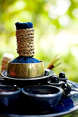 포토 JPG 주간 해외기획촬영 그릇 나라 아시아 외국문화 생활용품 기획촬영 2009년태국 태국 태국문화 근접촬영 사람없음 아웃포커스 세로 동남아시아 스파 마사지 도자기 오브젝트 스파용품 마사지용품 허브볼 지명 국내포토 자연요소 동양문화 식기 문화 뷰포인트 촬영기법 아로마테라피 파일형식