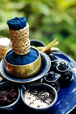 포토 JPG 주간 해외기획촬영 그릇 나라 아시아 외국문화 생활용품 기획촬영 2009년태국 태국 태국문화 근접촬영 사람없음 아웃포커스 세로 동남아시아 스파 마사지 도자기 허브 오브젝트 스파용품 소금 마사지용품 허브볼 지명 국내포토 자연요소 식물 동양문화 식기 문화 뷰포인트 촬영기법 아로마테라피 파일형식