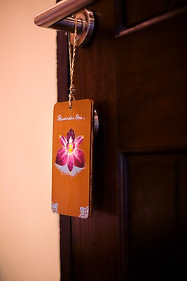 포토 JPG 해외기획촬영 나라 아시아 외국문화 기획촬영 2009년태국 태국 태국문화 손잡이 근접촬영 사람없음 세로 꼬리표 라벨 문 동남아시아 오브젝트 객실 지명 국내포토 동양문화 문화 뷰포인트 프레임 파일형식