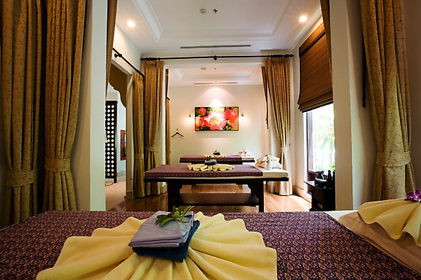 포토 JPG 주간 해외기획촬영 옷 꽃 아시아 외국문화 가구 기획촬영 2009년태국 액자 창문 태국 탁자 전등 조명 실내 태국문화 사람없음 가로 수건 보라색 스파 블라인드 커튼 오브젝트 스파용품 호접란 마사지테이블 마사지실 스파베드 국내포토 자연요소 식물 동양문화 나라 문화 컬러 생활용품 내부 위생용품 마사지 파일형식