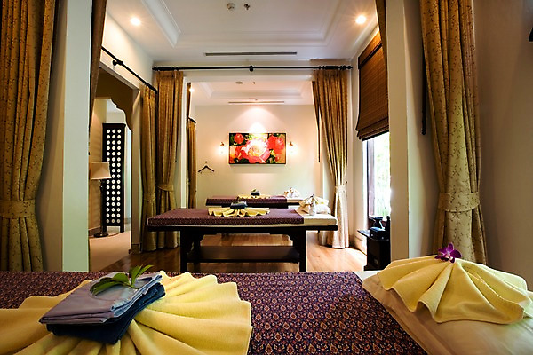 포토 JPG 주간 해외기획촬영 옷 꽃 아시아 외국문화 가구 기획촬영 2009년태국 액자 창문 태국 탁자 전등 조명 실내 태국문화 사람없음 가로 수건 보라색 스파 블라인드 커튼 오브젝트 스파용품 호접란 마사지테이블 마사지실 스파베드 국내포토 자연요소 식물 동양문화 나라 문화 컬러 생활용품 내부 위생용품 마사지 파일형식