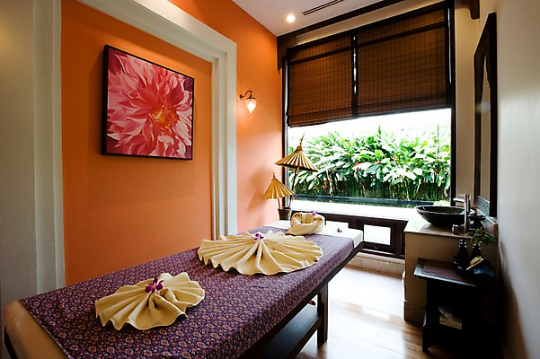 포토 JPG 주간 해외기획촬영 아시아 외국문화 가구 기획촬영 2009년태국 액자 창문 태국 탁자 전등 조명 실내 태국문화 사람없음 가로 수건 스파 블라인드 오브젝트 스파용품 마사지테이블 마사지실 스파베드 국내포토 자연요소 동양문화 나라 문화 생활용품 내부 위생용품 마사지 커튼 파일형식