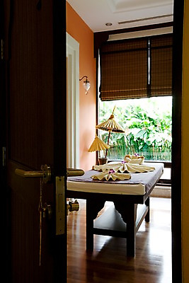 포토 JPG 주간 해외기획촬영 나라 아시아 외국문화 가구 기획촬영 2009년태국 창문 태국 탁자 실내 태국문화 사람없음 세로 수건 문 동남아시아 스파 블라인드 오브젝트 스파용품 마사지테이블 마사지실 스파베드 지명 국내포토 자연요소 동양문화 문화 생활용품 내부 위생용품 마사지 커튼 파일형식