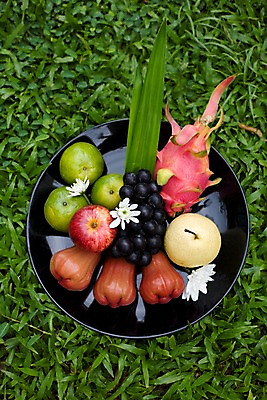 포토 JPG 식물 해외기획촬영 해외 접시 열매 꽃 나라 아시아 음식 외국문화 해외여행 여행 기획촬영 2009년태국 오렌지 과일 태국 포도 나뭇잎 태국문화 잔디 사람없음 장식 하이앵글 동남아시아 배 사과 열대과일 용과 드레곤푸르츠 지명 국내포토 동양문화 식기 문화 뷰포인트 잎 파일형식