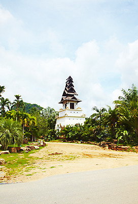 포토 JPG 주간 나무 식물 구름 해외기획촬영 해외 시설물 건축물 공원 건축 나라 아시아 외국문화 해외여행 여행 기획촬영 2009년태국 해외건축 파타야 태국 하늘 태국문화 사람없음 야외 야자수 조형물 탑 정원 동남아시아 열대식물 농녹빌리지 지명 국내포토 자연요소 동양문화 공공시설 문화 미술 파일형식