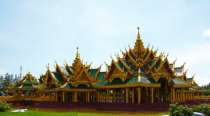 포토 JPG 주간 나무 식물 구름 해외기획촬영 해외 시설물 건축물 공원 건축 나라 아시아 외국문화 해외여행 여행 기획촬영 2009년태국 고건축 해외건축 태국 하늘 태국문화 국립공원 사람없음 야외 관광지 동남아시아 화려 열대식물 방콕 무왕보란 지명 국내포토 자연요소 동양문화 공공시설 문화 컨셉 파일형식