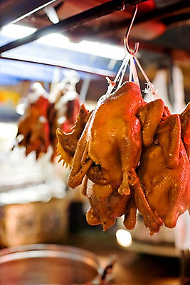 포토 JPG 해외기획촬영 해외 나라 아시아 음식 외국문화 해외여행 여행 기획촬영 2009년태국 태국 태국문화 사람없음 아웃포커스 동남아시아 닭고기 닭 시장 마트 지명 국내포토 동양문화 문화 조류 촬영기법 육류 상점 파일형식